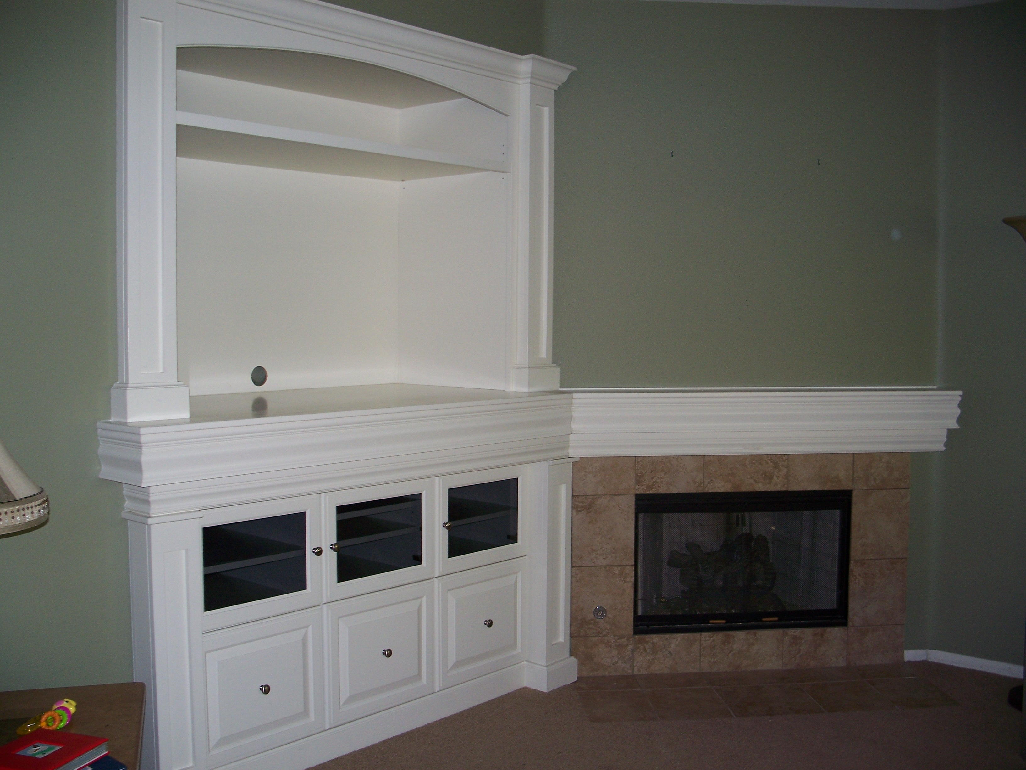 Brewer Mantel Niche