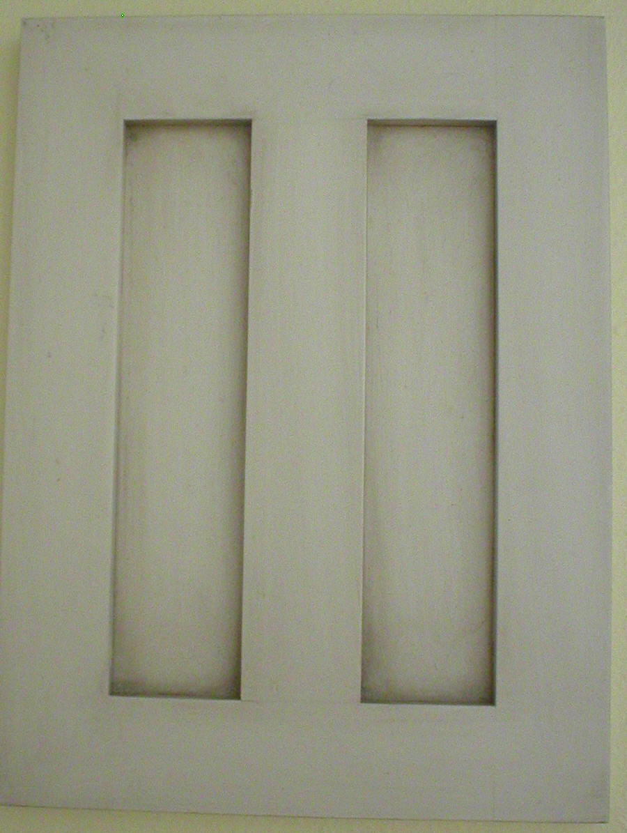F6 antique white