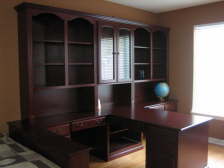 Yang Partners Desk